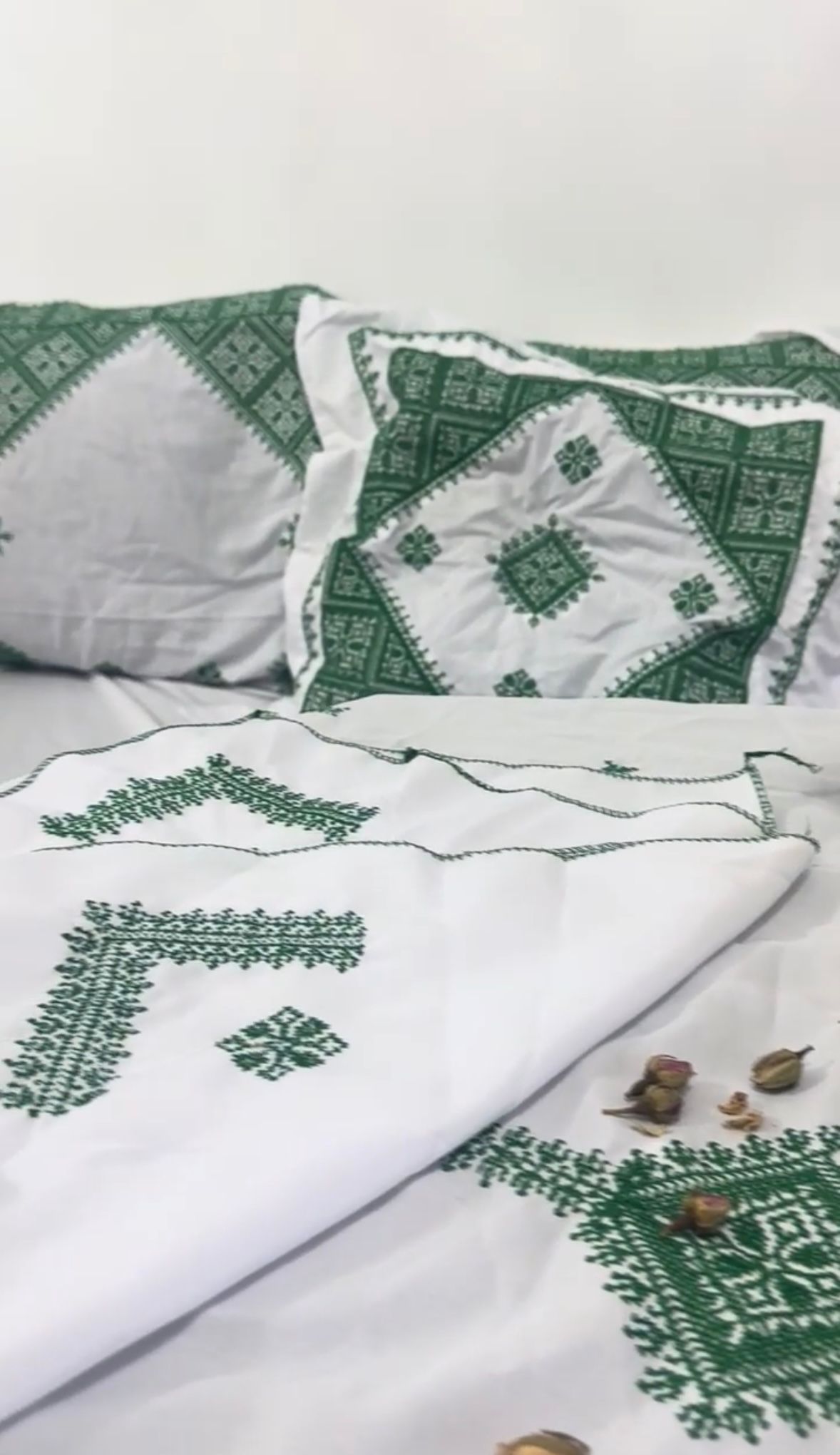 LOCATION ASSISE FESSIA VERT ET BLANC